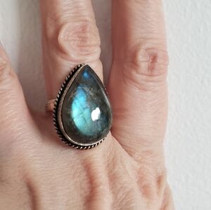 NWOT Labradorite & Silver RING, SZ 8, handmade, Lots Of Flash, Looks Magical!